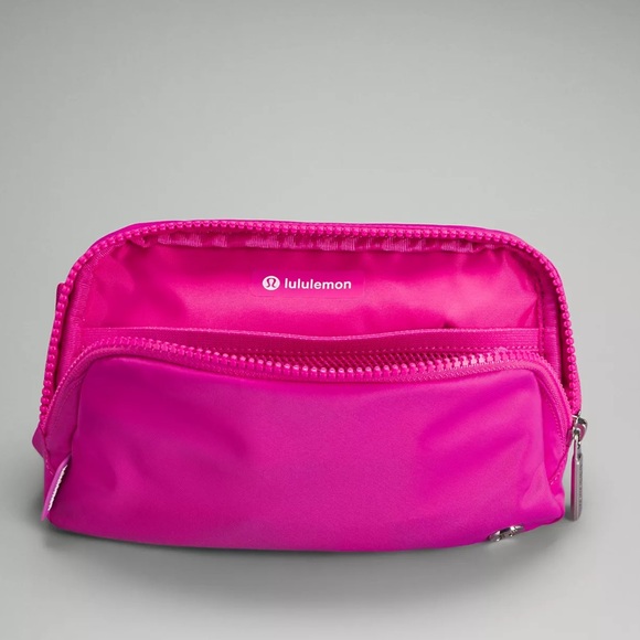 NWT Lululemon Everywhere Belt Bag 1L Sonic Pink - Picture 3 of 10